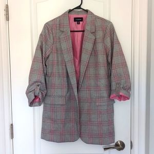 Pink plaid blazer 🩷